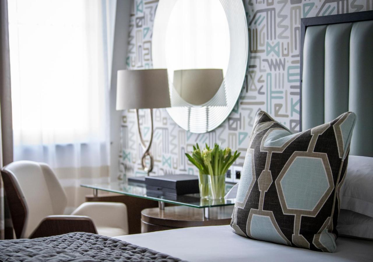 The Marylebone Hotel Londra Esterno foto A bedroom at The Hari