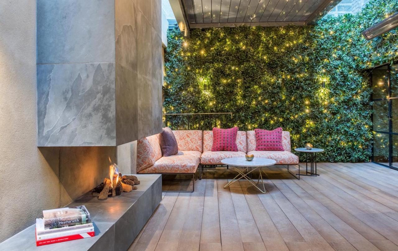 The Marylebone Hotel Londra Esterno foto Living room with a fireplace