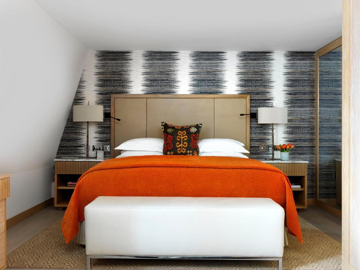 The Marylebone Hotel Londra Esterno foto A bedroom at the Standard East Village