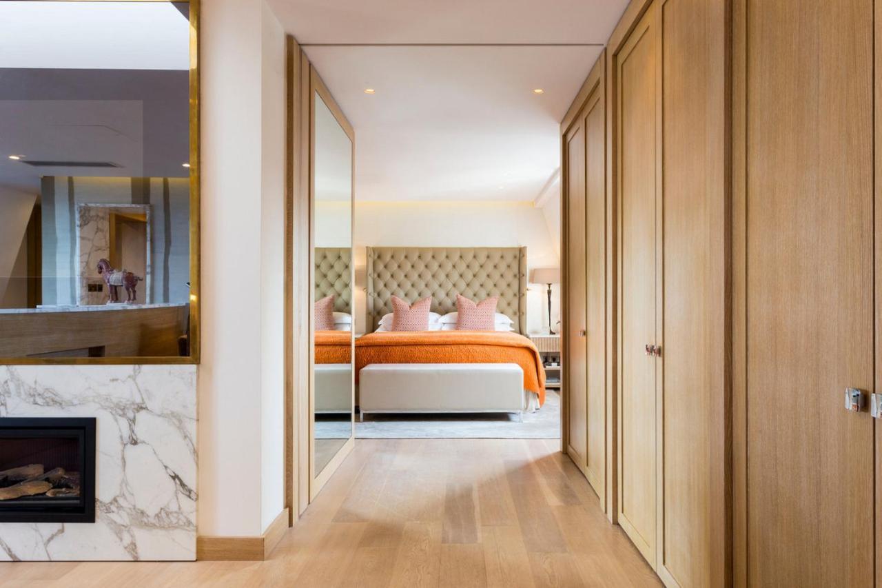 The Marylebone Hotel Londra Esterno foto A bedroom at The Ivy Collection