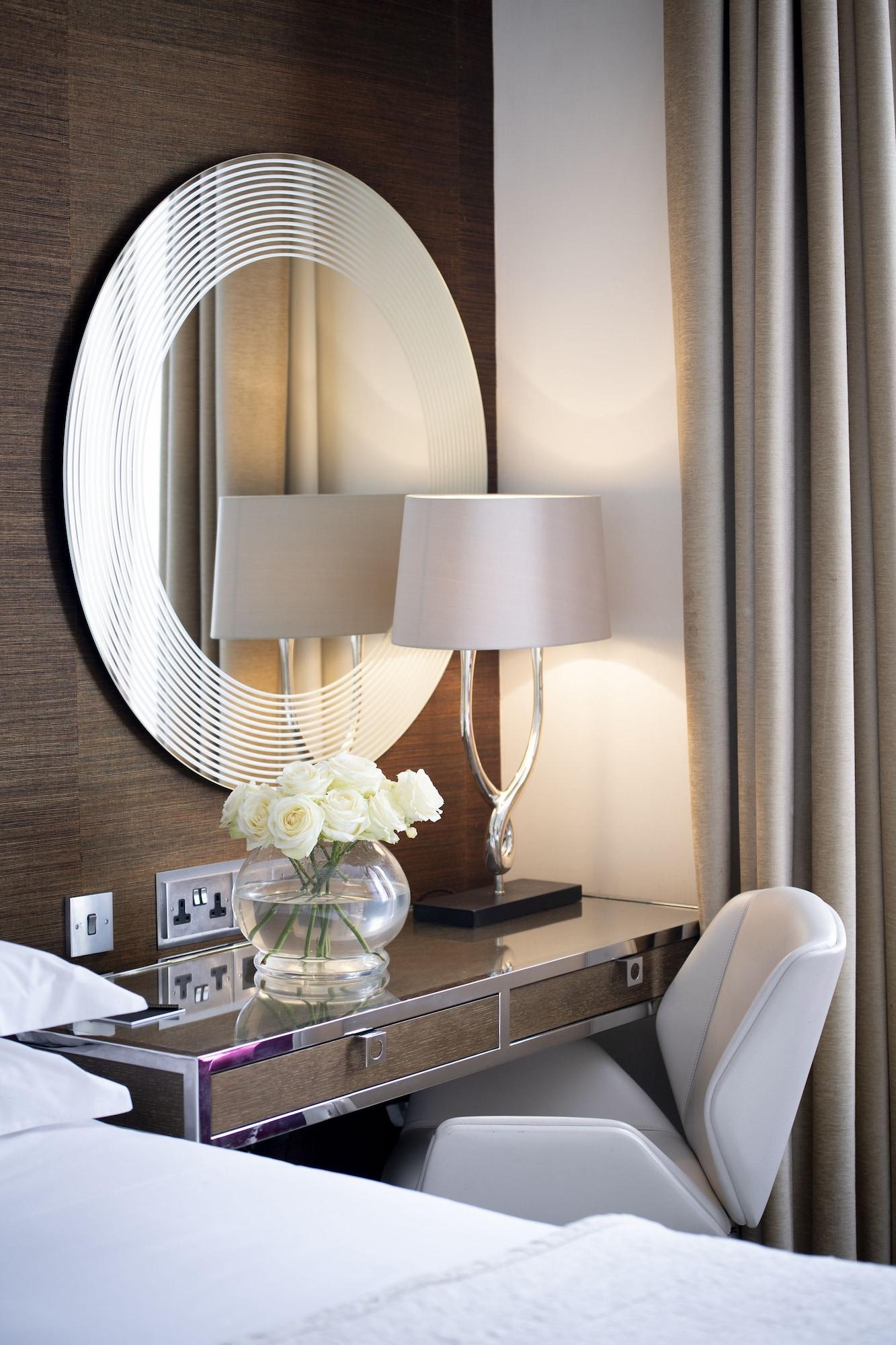 The Marylebone Hotel Londra Esterno foto A table lamp