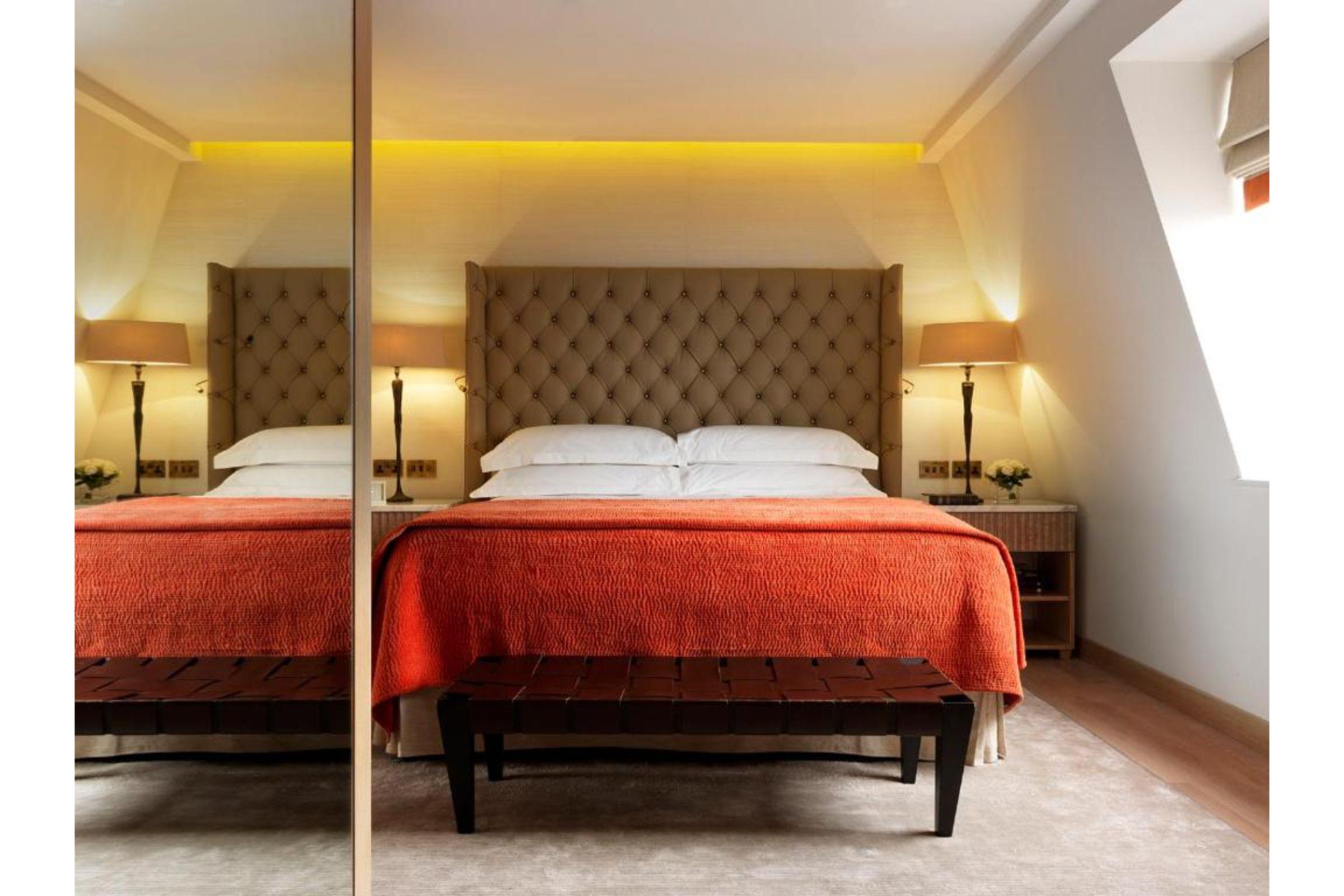 The Marylebone Hotel Londra Esterno foto A bedroom at The Ivy Hotel